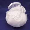 20006_pompadurka_bila_organza_kvetinky