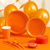 Party v oranžové mf