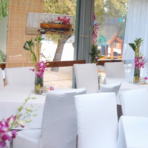 Modr� bar - dekorace