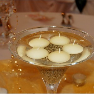 Plovouc� sv��ky ve sklen�n� ��si