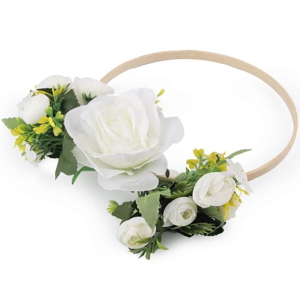 Levně Dekorace svatební Kruh s květy krémový 19,5 cm
