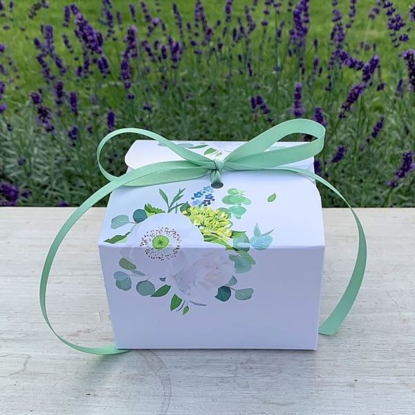 KRABIČKA na výslužku Luční kvítí 11x11x7cm 8ks