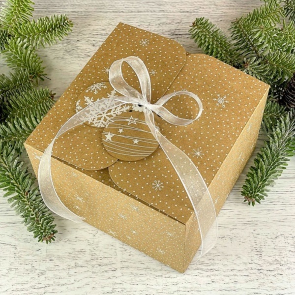 Levně Krabička vánoční dárková 16,5 x 16,5 x 10 cm 8 ks