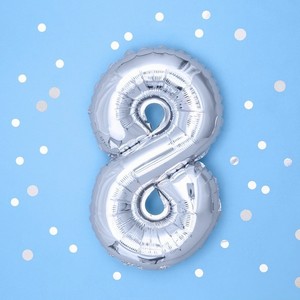 BALÓNEK fóliový "8" stříbrná 35cm
