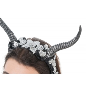 �elenka s rohy a st��brn�mi kv�tami