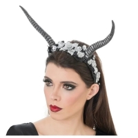 �elenka s rohy a st��brn�mi kv�tami