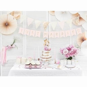 GIRLANDA se zlatým potiskem 1