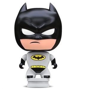 Kelmek s figurkou superhrdiny a cukrovinkou Batman