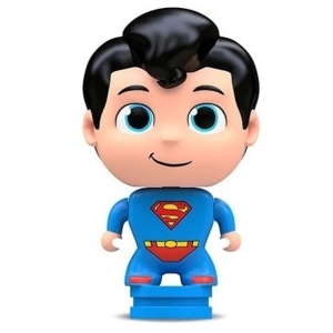 Kelmek s figurkou superhrdiny a cukrovinkou Superman