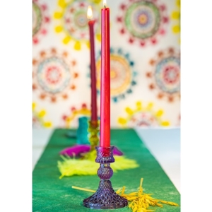 Svícen skleněný na nožce pro úzkou svíčku levandulový 8 x 10,5 cm