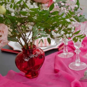 Vza erven ve tvaru srdka 12x6x11 cm 1 ks