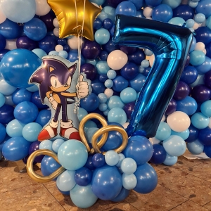 Balonkové číslo na podstavci