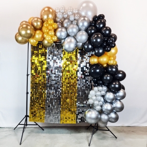 konstrukce a stbrnozlat panely + girlanda