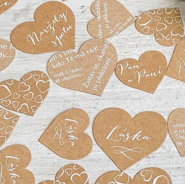 SRDÍČKA dekorační kraftová 42ks