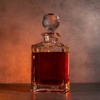 Kilov karafa z eskho skla na luxusn alkohol 800 ml